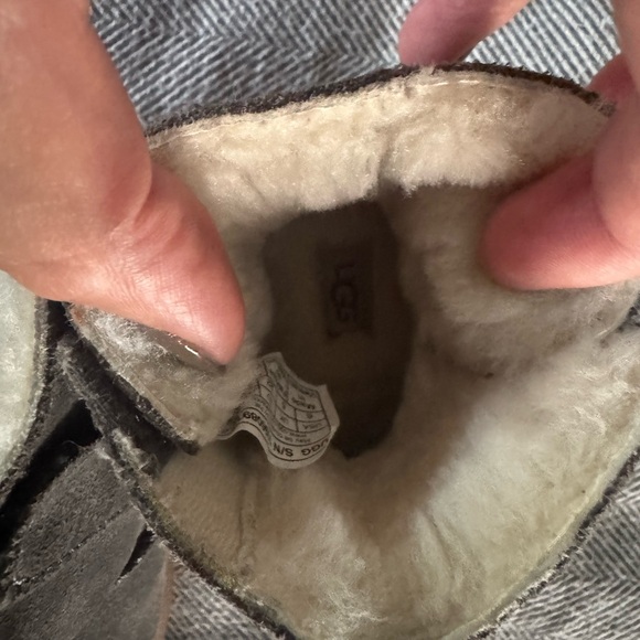 Ugg Grey Toddler Boots - Picture 5 of 7